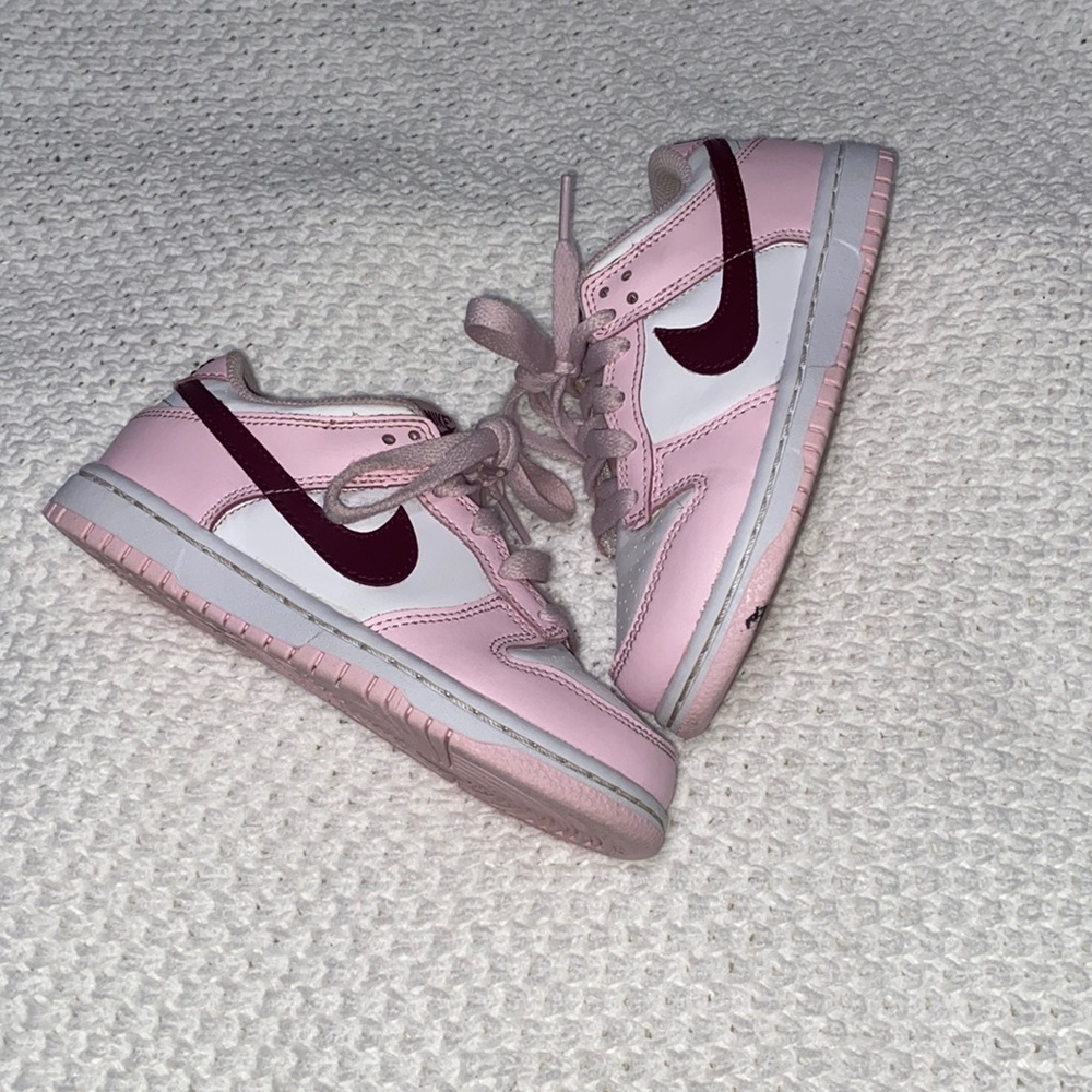 White and pink dunks